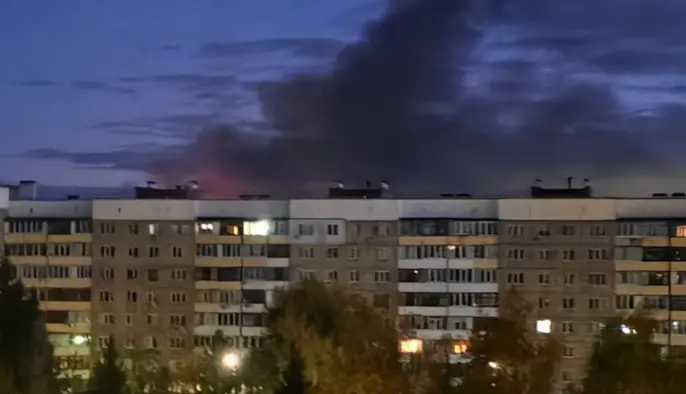 Дрони дісталися одного з найбільших НПЗ Росії: що відомо про пожежу на "Газпромі"