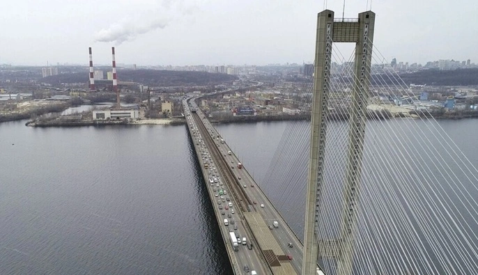 Сетки на Северном мосту не защитят от реактивных дронов: эксперт объяснил, что нужно