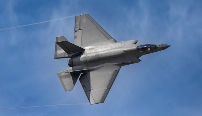 Китай отримав секретні деталі літаків F-35, бо працівник пошти пропустив електронного листа — Bloomberg