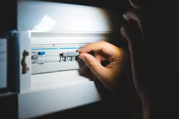 Екстрені відключення у Києві: ДТЕК пояснив причину та масштаби обмежень