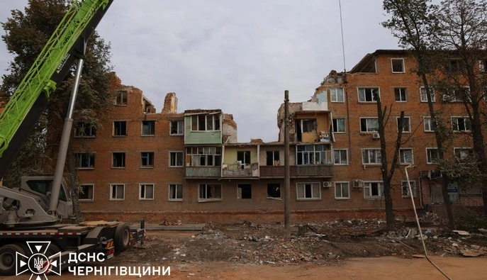 Зеленский с главой МИД Британии посетили место удара РФ в Прилуках