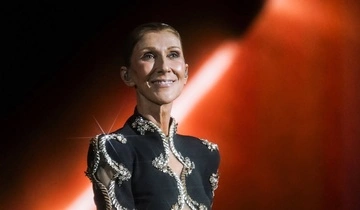 Тяжелобольная Селин Дион упала на сцене во время концерта в Париже: что произошло