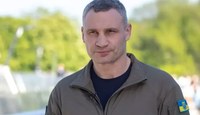 Загроза комунальної кризи: Кличко закликав киян тимчасово залишити місто