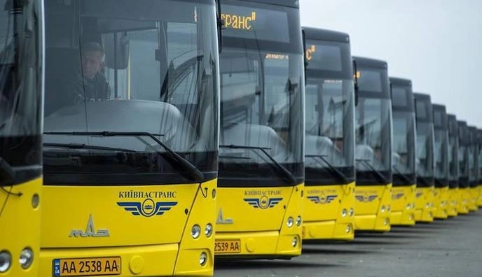 У Києві готують додаткові автобуси на випадок масштабних відключень електроенергії: деталі