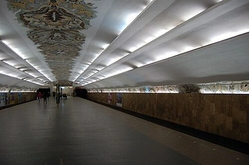 У Києві через проблеми з електропостачанням зупинили метро та виникли перебої з водою