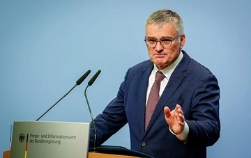 Германия не будет менять санкционную политику в отношении России, несмотря на решение США