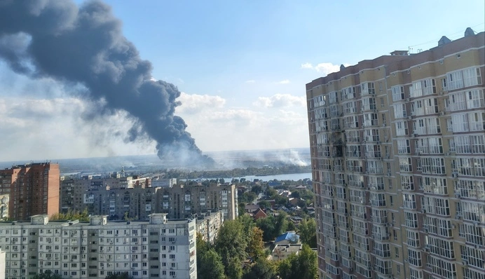 У Ростові-на-Дону після атаки дронів горить нафтовий термінал — ЗМІ