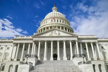 Конгрес США готує законопроєкт про повну заборону закупівель російської нафти