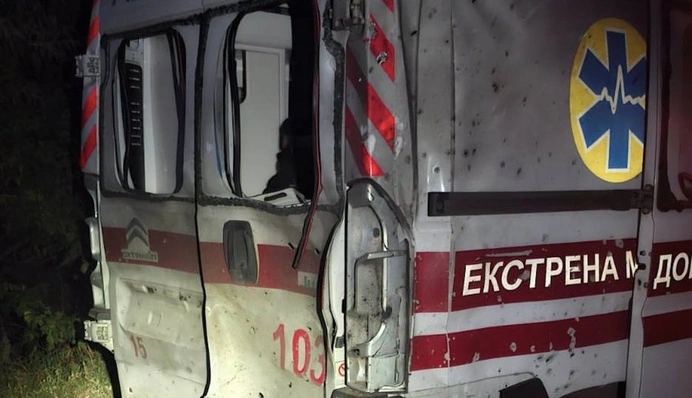 В Сумской области под удар попала "скорая": пострадали двое медиков