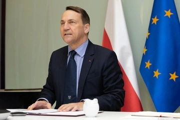 Сикорский: НАТО должно быть готово к "смертельной российской гибридной атаке"