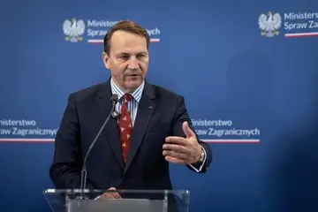 Трамп має тиснути на Путіна, а не на Зеленського — глава МЗС Польщі