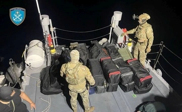 В Греции задержали двух украинцев, перевозивших на яхте 361 кг каннабиса на €1 млн