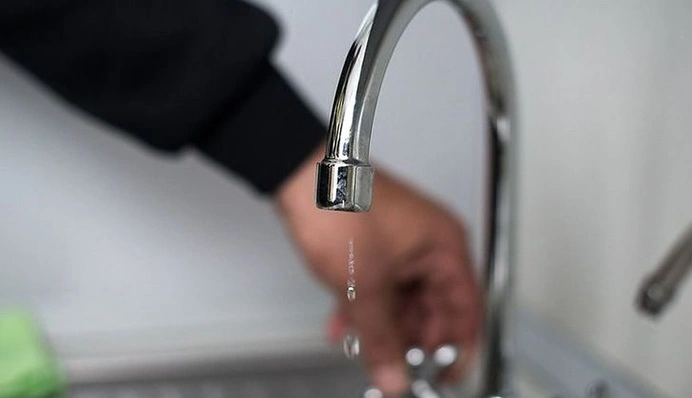 Київ готується до можливих проблем із водопостачанням: як правильно запастися водою