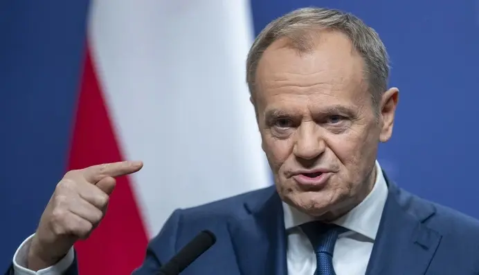 Туск повідомив про затримання двох підозрюваних у підпалі наземної станції Starlink