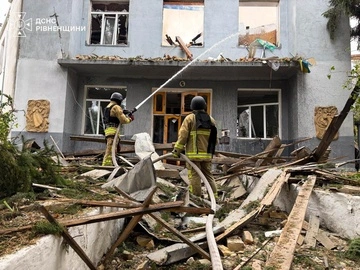 Пожар в учебном заведении Ровно потушили: спасатели показали разрушение
