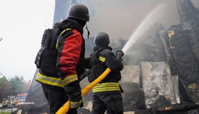 Атака РФ по складам на Киевщине 13 октября: спасатели рассказали о последствиях