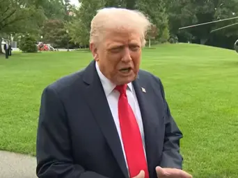 Трамп спростував інформацію про припинення обміну розвідданими з Україною