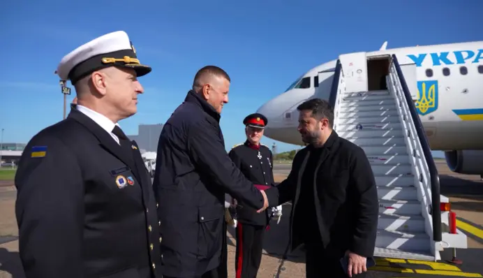 Зеленський прибув до Британії: про що говоритиме з королем Чарльзом III та прем'єром