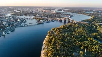 Уникальная опора ЛЭП на Днепре в Киеве восстановлению не подлежит: заявление Укрэнерго