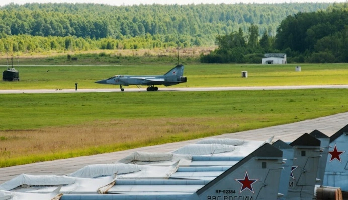 Россия отводит авиацию на 700 км от Украины: эксперт объяснил последствия удара по "Борисоглебску"