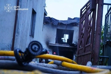 На Львівщині після збиття російського дрона загорівся склад