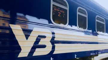Через російські обстріли потяги на Запорізькому напрямку затримуються більш ніж на шість годин