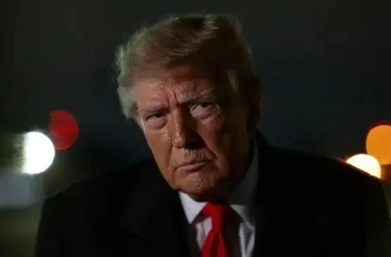 Масові протести у Франції: Трамп закликав країну закрити кордони