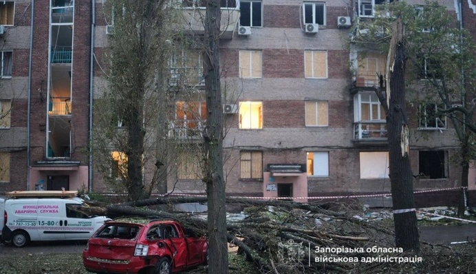 В Запорожье из-за российского удара погибла 27-летняя женщина, ранены ребенок и женщина