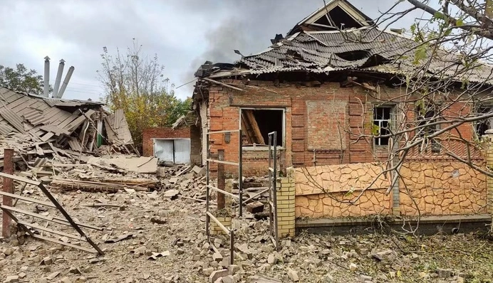 В Славянске возобновили деблокировку тел погибших из-под завалов после удара РФ