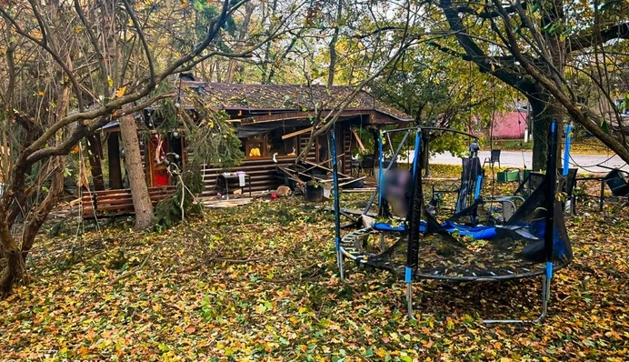 ДСНС: дрон ударил по парку на Харьковщине, погибли две женщины и младенец