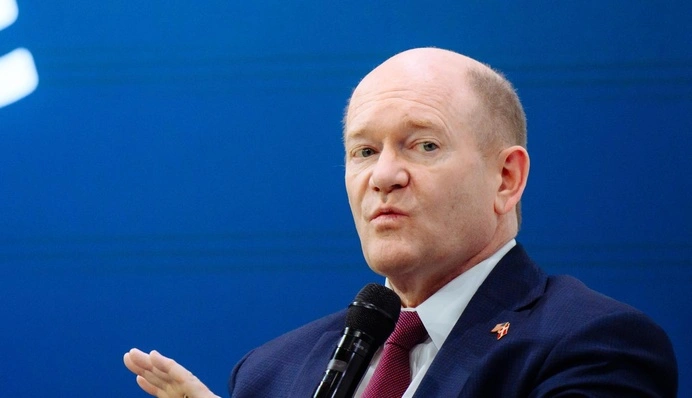 «Не повинен вирішувати долю війни»: сенатор США про вплив Маска на Україну