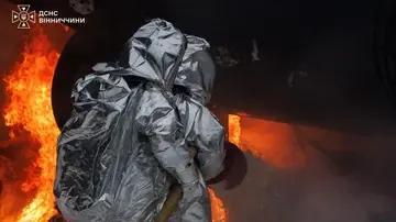 Росіяни вдарили по критичній інфраструктурі Вінниччини: спалахнула пожежа