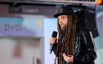 Год без лидера Green Grey: группа трогательно почтила память Дизеля