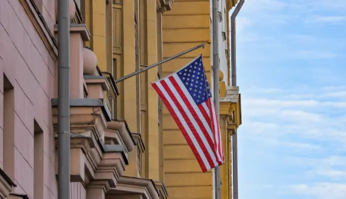 Угроза новых ударов: США начали эвакуацию семей дипломатов из Саудовской Аравии