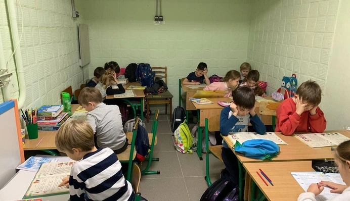 Можно ли забрать ребенка из школьного убежища во время тревоги: разъяснения юристов