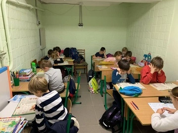 Можно ли забрать ребенка из школьного убежища во время тревоги: разъяснения юристов