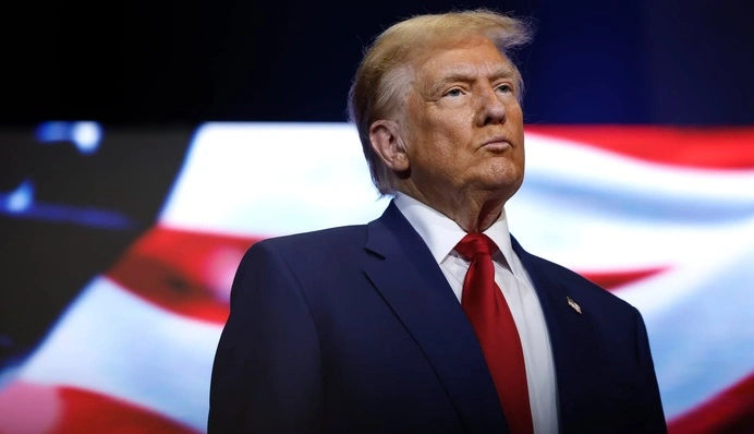 Трамп заговорил о 200% пошлинах для Украины и России