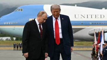 Путин хочет договориться с Трампом о снятии санкций: эксперт рассказал детали