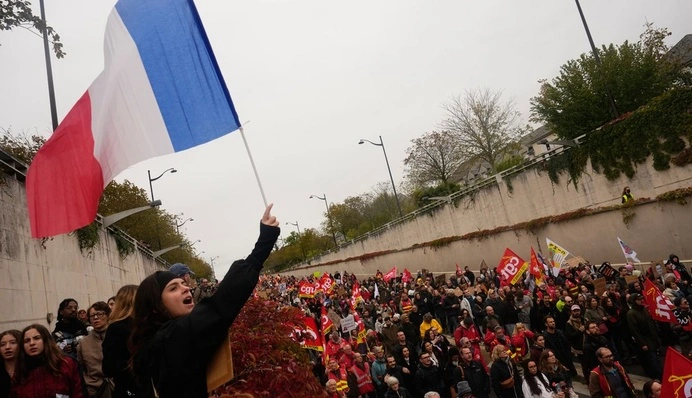 Во Франции во время протестов задержали около тысячи человек: есть пострадавшие