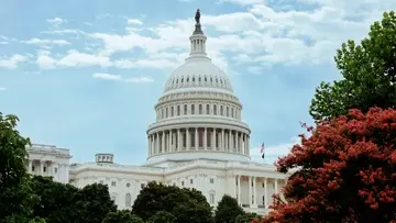 Конгресс США сможет одобрить новую помощь Украине в случае победы демократов — Reuters
