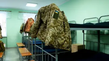 ТЦК можуть перевіряти документи, але не телефон: що важливо знати під час мобілізації