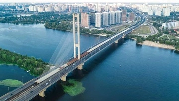 Південний міст у Києві обстежать після атаки: як працює транспорт