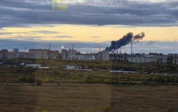 Російські НПЗ збільшили переробку нафти на 25% після припинення дронових атак — Reuters