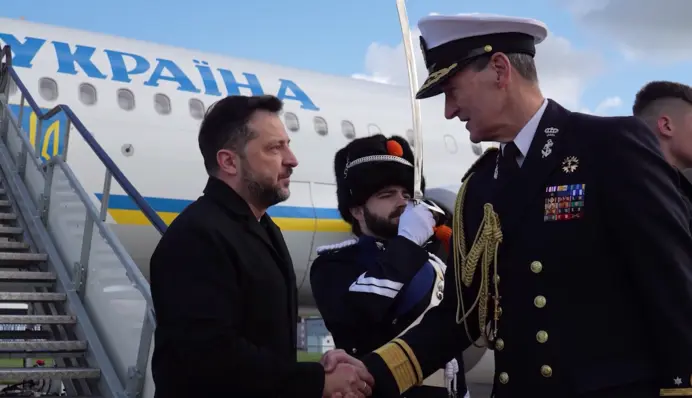 Зеленский прибыл в Нидерланды: обсудит укрепление ПВО Украины
