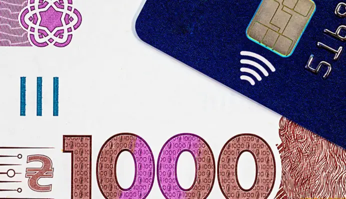 Украинцам выплачивают почти 1000 грн через «Дию»: на что можно потратить эти деньги