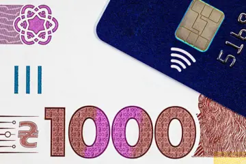 Украинцам выплачивают почти 1000 грн через «Дию»: на что можно потратить эти деньги