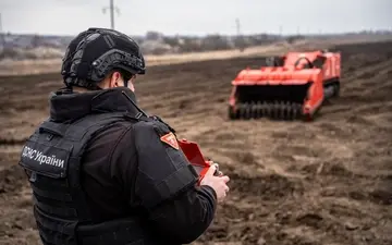 ГСЧС: на Сумщине из-за российского боеприпаса погибли саперы