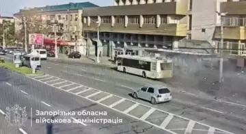 В Запорожье россияне атаковали муниципальный автобус: пострадали четыре человека