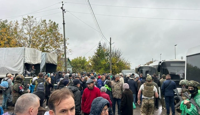 Делегация и эвакуированные жители Олешек отправились через Анапу в Украину
