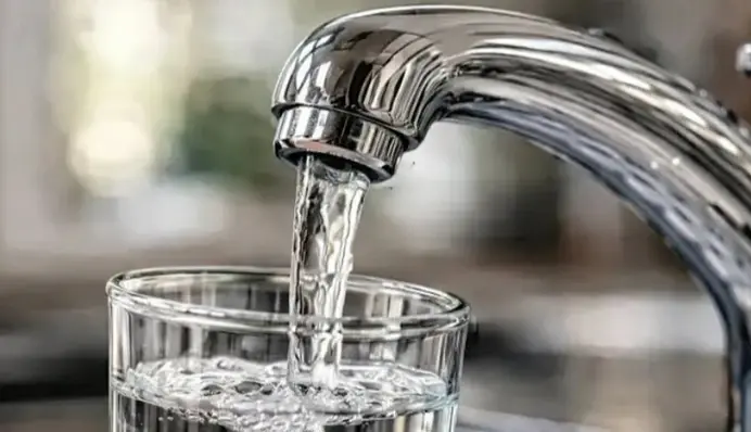 Водопостачання у Києві повернули після вечірніх влучань РФ — заява мера